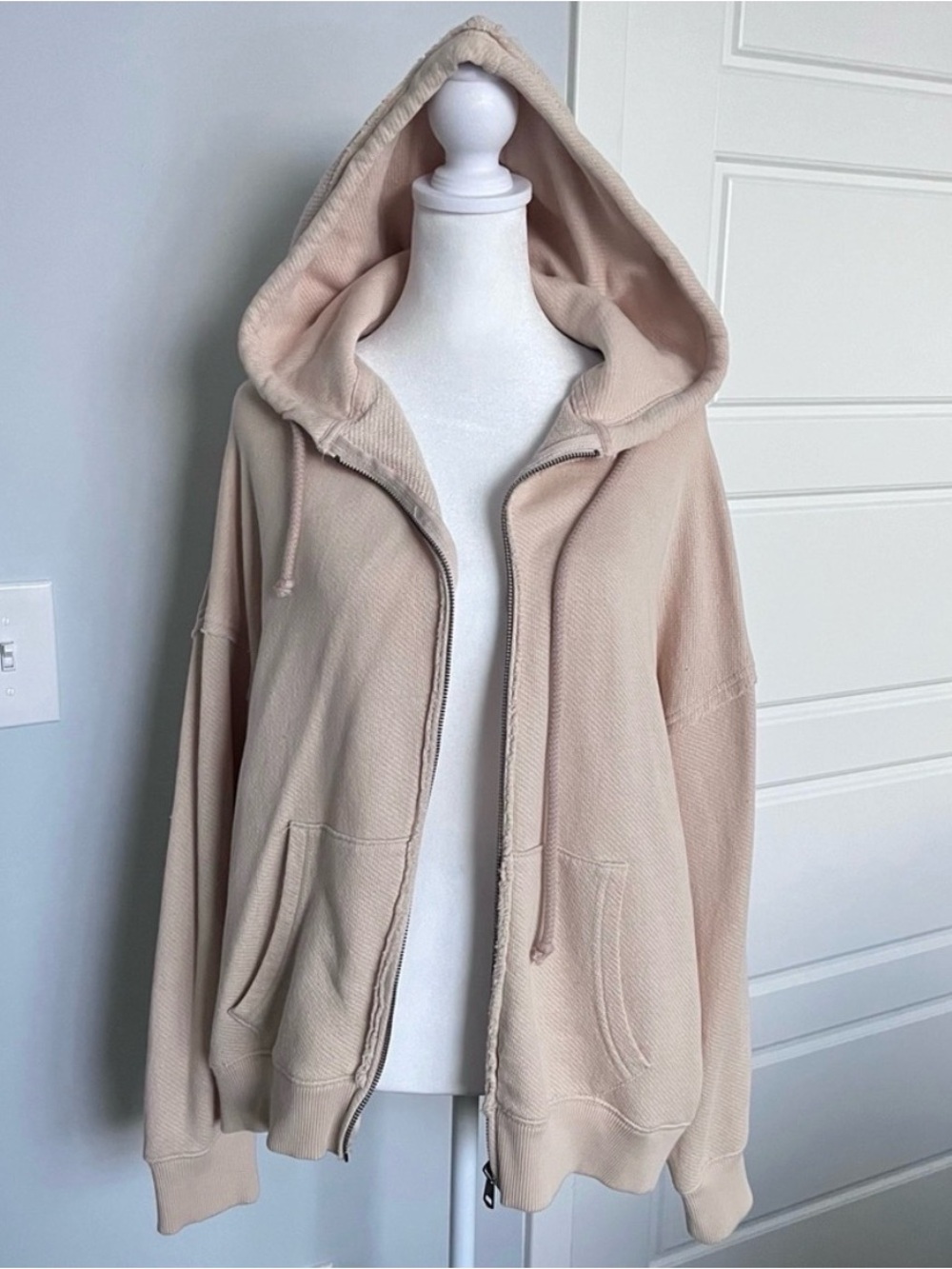 American Eagle Outfitters Light Beige Zip Hoodie